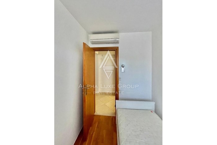 BELLISSIMO APPARTAMENTO VICINO AL MARE E AL CENTRO CITTÀ, CON VISTA MARE, CITTANOVA, ISTRIA