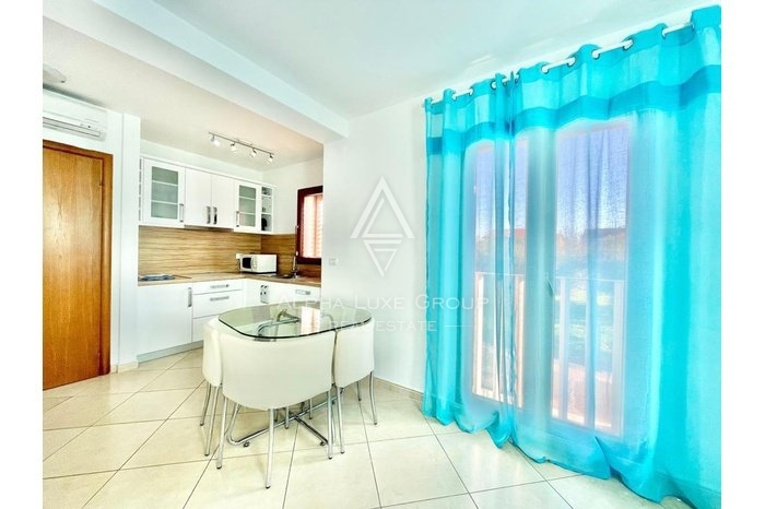 BELLISSIMO APPARTAMENTO VICINO AL MARE E AL CENTRO CITTÀ, CON VISTA MARE, CITTANOVA, ISTRIA