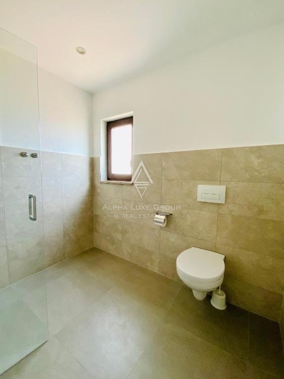 Labin, Istria: Villa moderna di pregio con piscina e vasto giardino