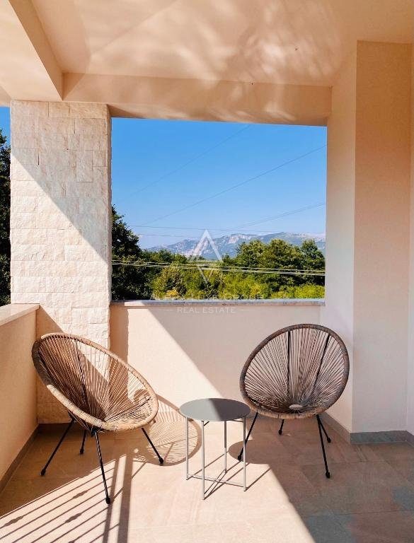 Labin, Istria: Villa moderna di pregio con piscina e vasto giardino