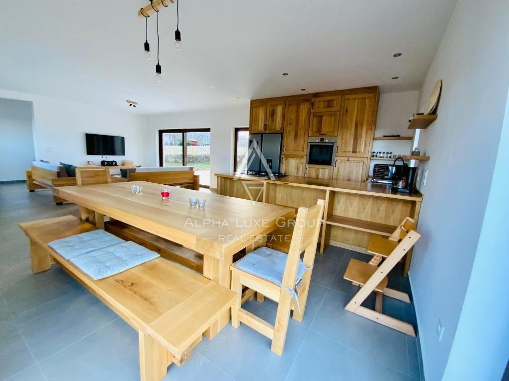 Labin, Istria: Villa moderna di pregio con piscina e vasto giardino