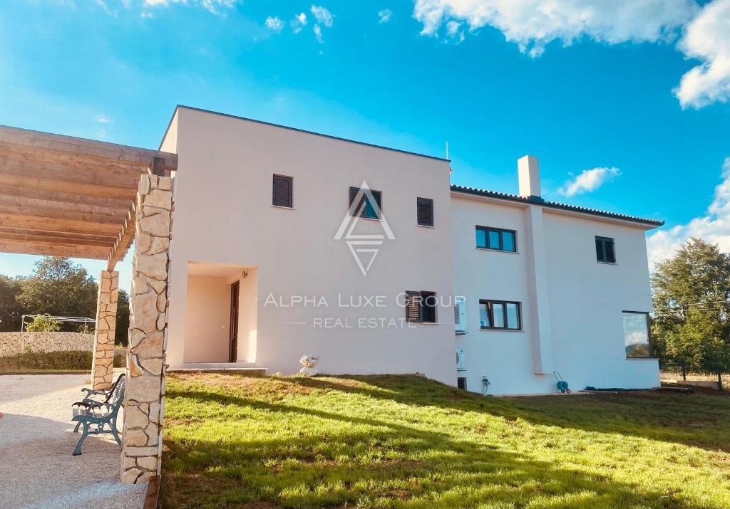 Labin, Istria: Villa moderna di pregio con piscina e vasto giardino