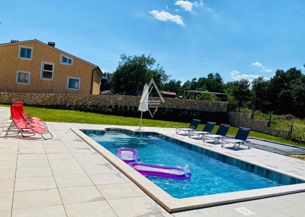 Labin, Istria: Villa moderna di pregio con piscina e vasto giardino