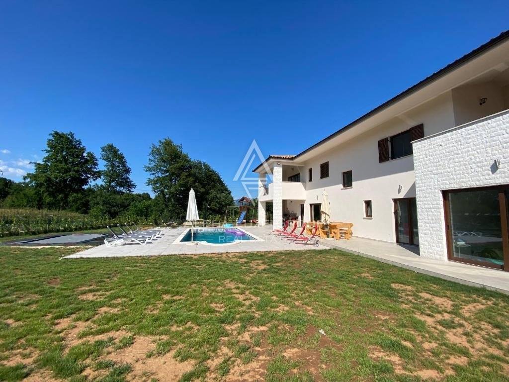 Labin, Istria: Villa moderna di pregio con piscina e vasto giardino