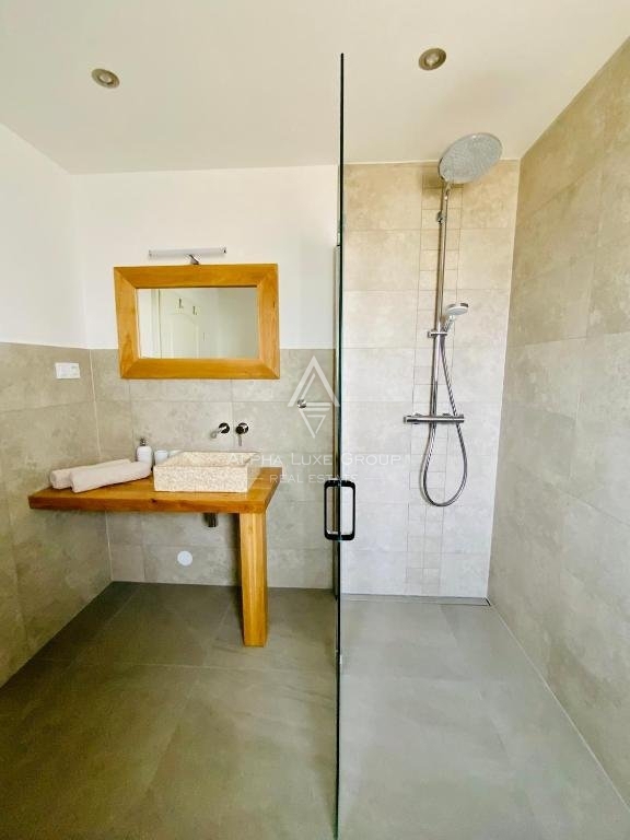 Labin, Istria: Villa moderna di pregio con piscina e vasto giardino