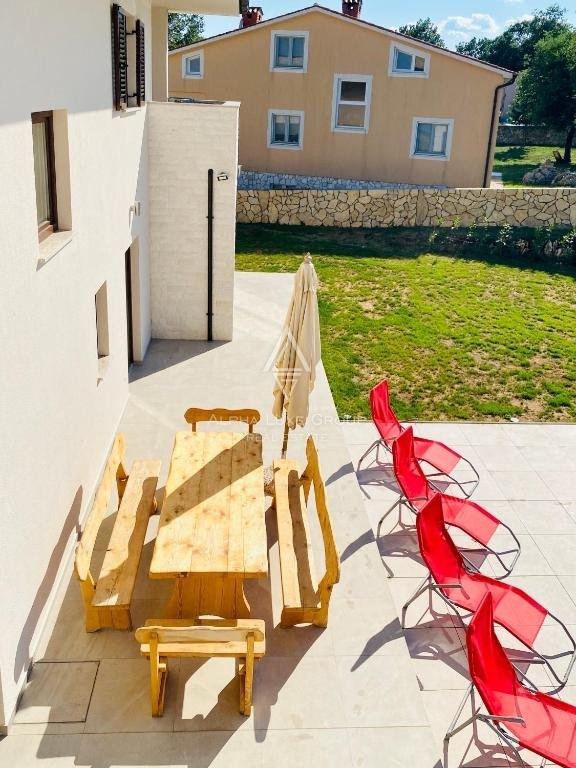 Labin, Istria: Villa moderna di pregio con piscina e vasto giardino