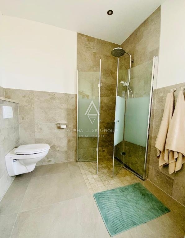 Labin, Istria: Villa moderna di pregio con piscina e vasto giardino