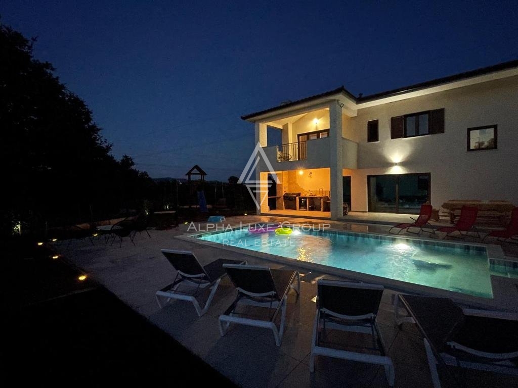 Labin, Istria: Villa moderna di pregio con piscina e vasto giardino