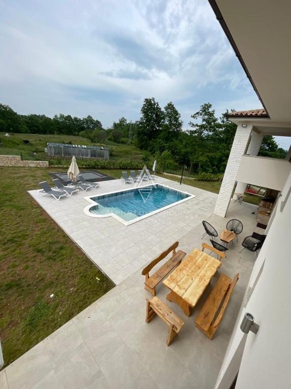 Labin, Istria: Villa moderna di pregio con piscina e vasto giardino