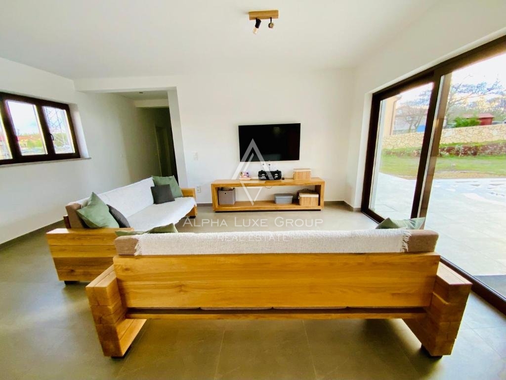 Labin, Istria: Villa moderna di pregio con piscina e vasto giardino