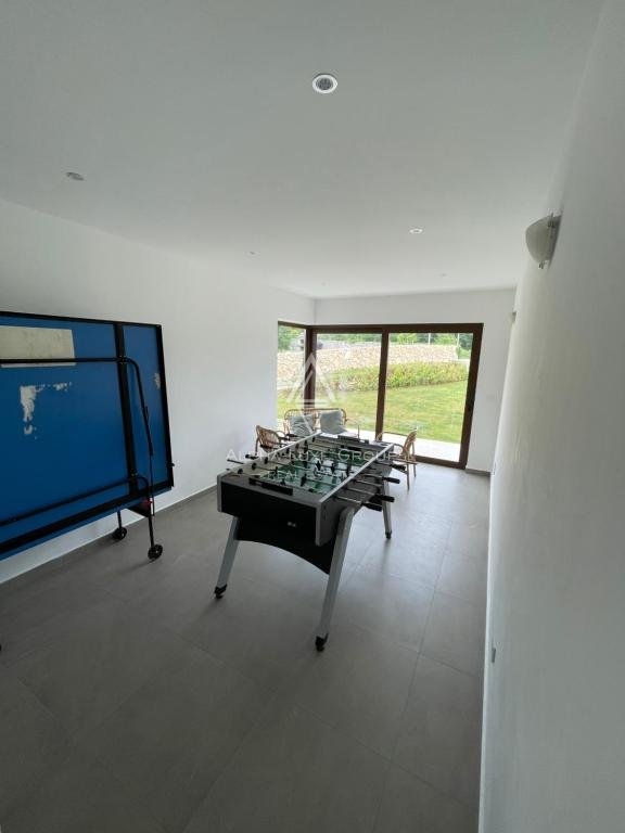 Labin, Istria: Villa moderna di pregio con piscina e vasto giardino