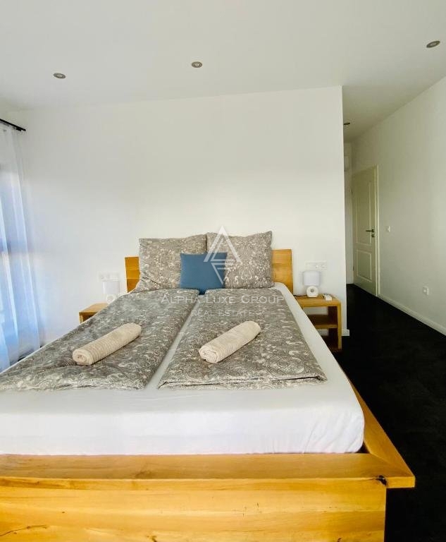 Labin, Istria: Villa moderna di pregio con piscina e vasto giardino