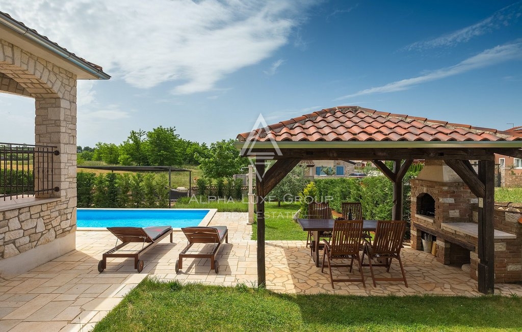 ISTRIA, KAŠTELIR - Incantevole Villa in Pietra con Piscina