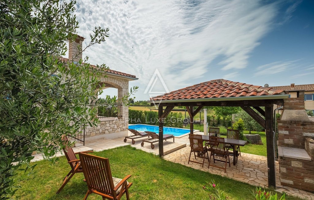 ISTRIA, KAŠTELIR - Incantevole Villa in Pietra con Piscina