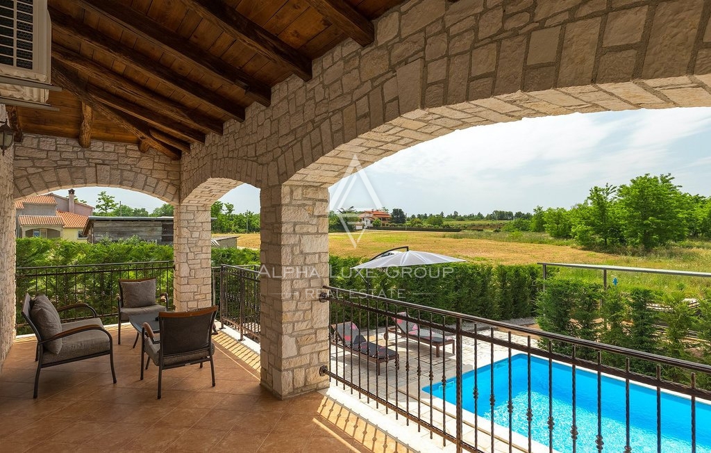 ISTRIA, KAŠTELIR - Incantevole Villa in Pietra con Piscina