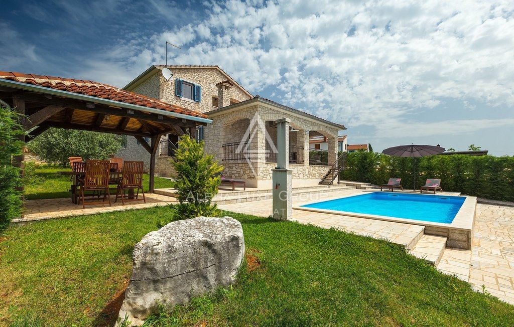 ISTRIA, KAŠTELIR - Incantevole Villa in Pietra con Piscina