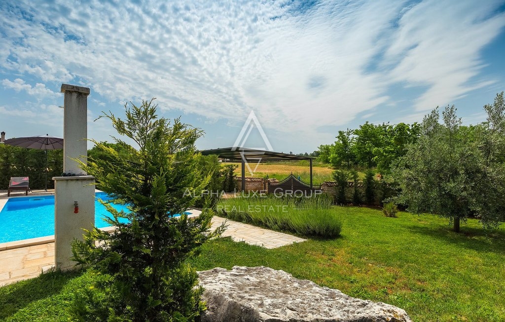 ISTRIA, KAŠTELIR - Incantevole Villa in Pietra con Piscina