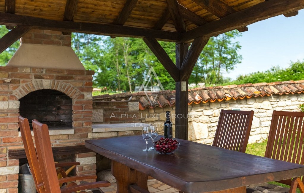 ISTRIA, KAŠTELIR - Incantevole Villa in Pietra con Piscina