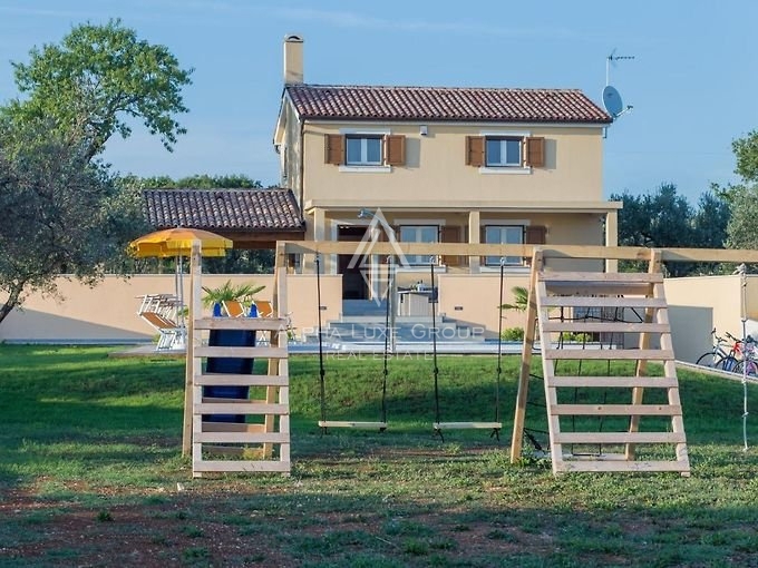 Fažana, Istria: Villa Esclusiva con Vista Mare Mozzafiato e Piscina