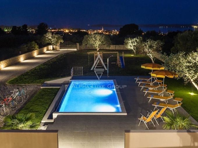 Fažana, Istria: Villa Esclusiva con Vista Mare Mozzafiato e Piscina