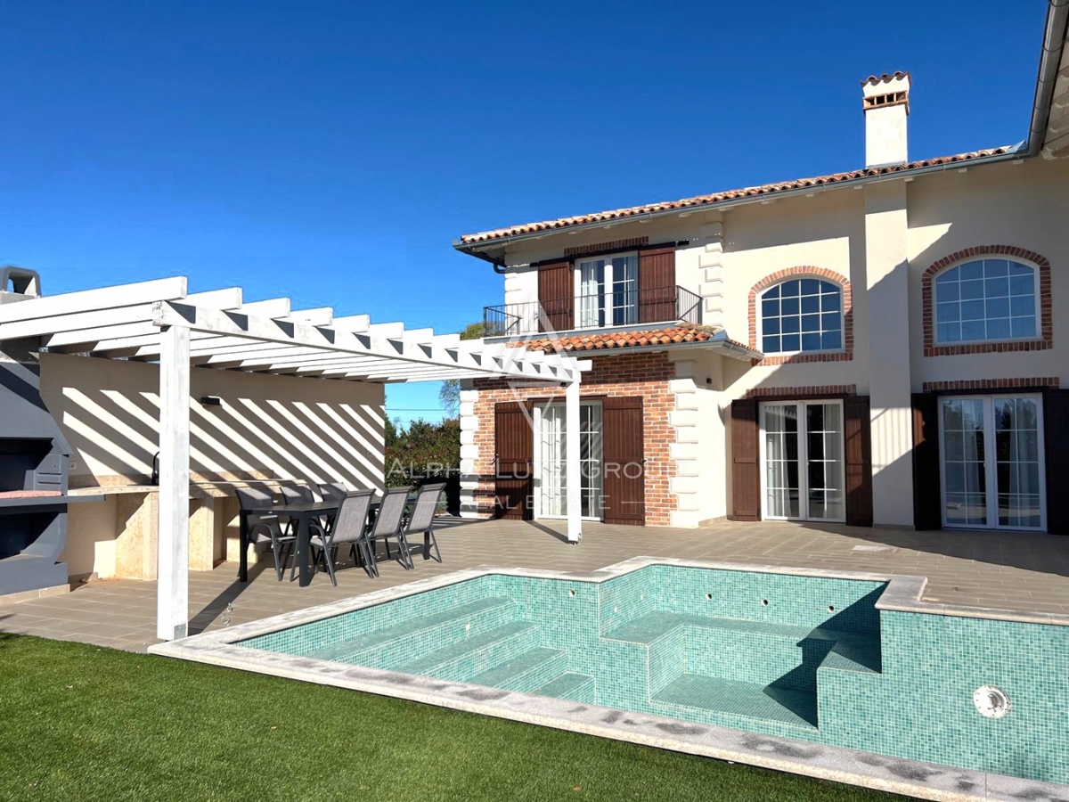 Poreč, Istria: Casa moderna in vendita in una posizione molto richiesta