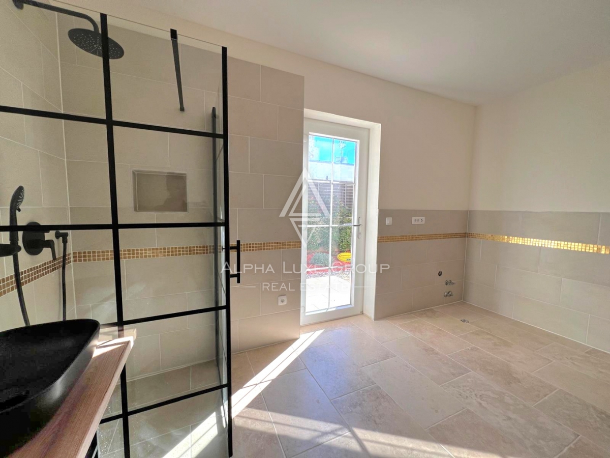 Poreč, Istria: Casa moderna in vendita in una posizione molto richiesta