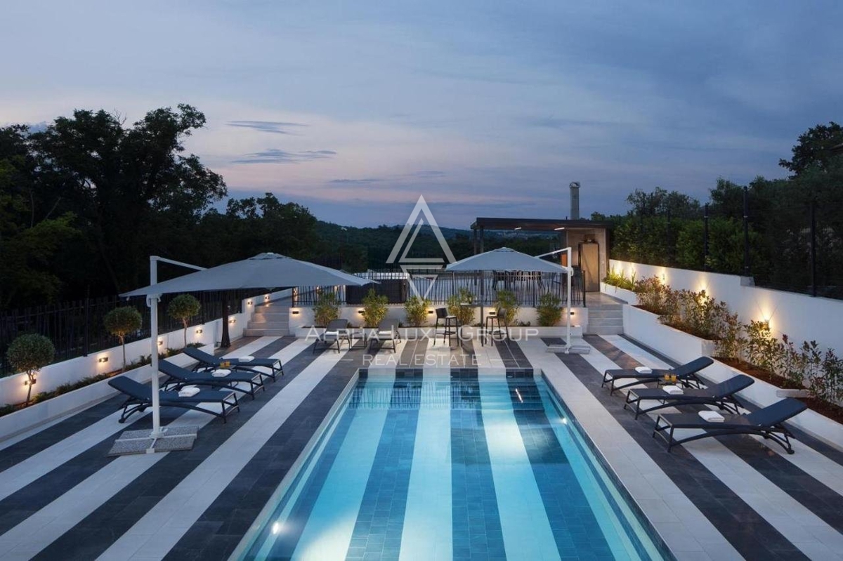 Bella villa moderna in un ampio giardino con piscina e vista sul mare, ,San Lorenzo del Pasenatico, ISTRIA