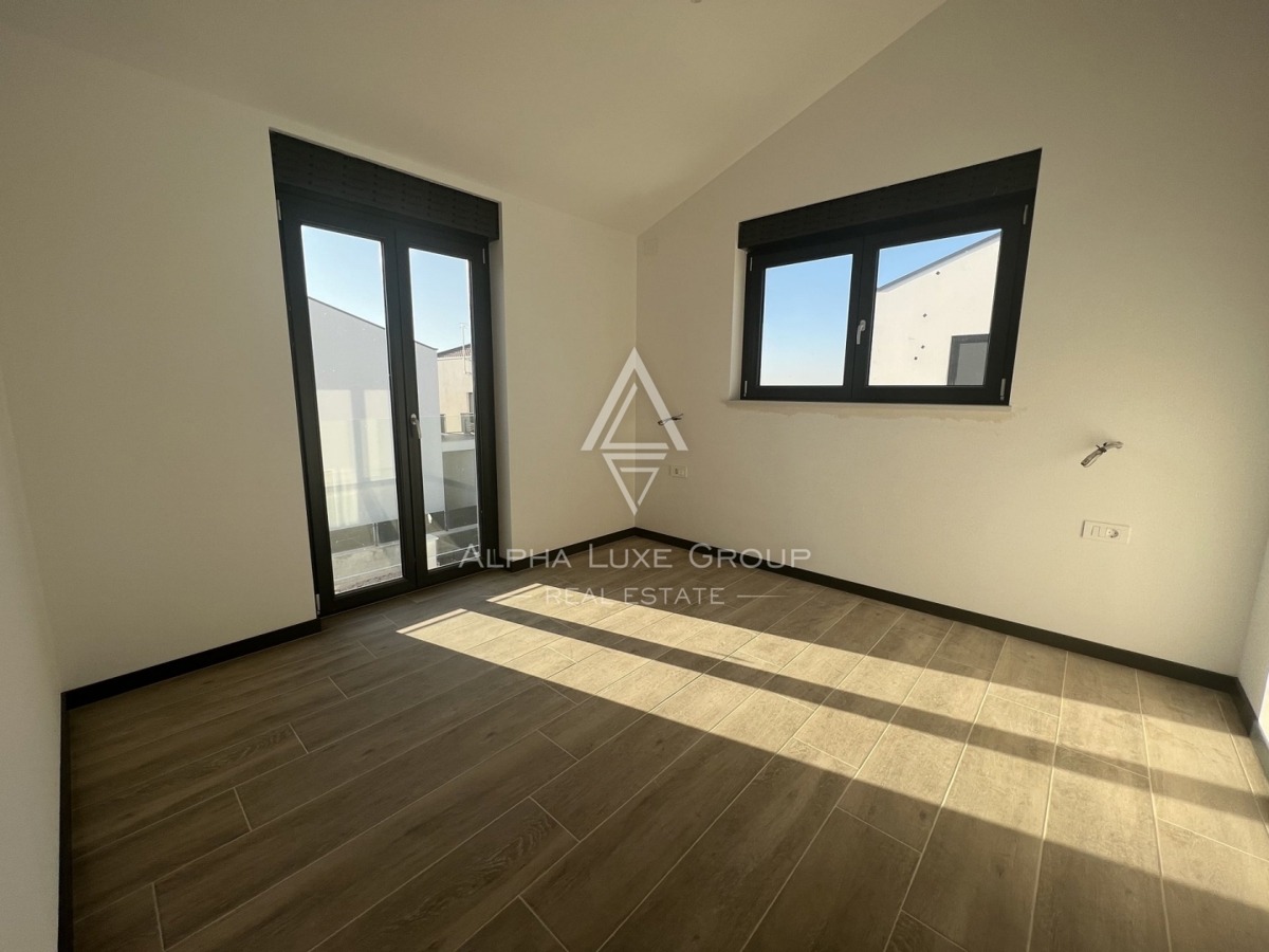ALPHA LUXE GROUP vende una casa, nuova costruzione, Parenzo