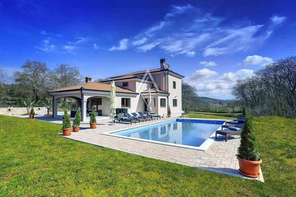 Villa moderna e rustica con piscina e ampio giardino, istria, rovinj