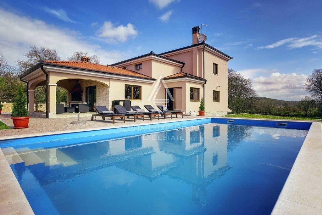 Villa moderna e rustica con piscina e ampio giardino, istria, rovinj