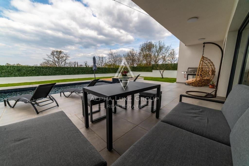 Casa di nuova costruzione con piscina vicino al mare, Istria, Poreč