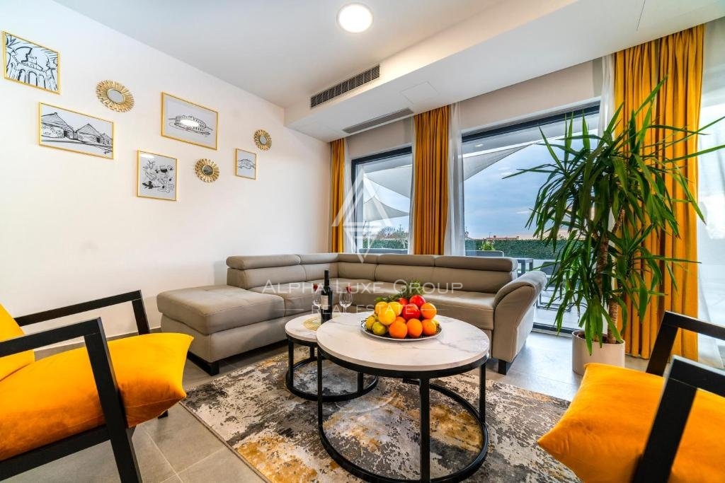 Casa di nuova costruzione con piscina vicino al mare, Istria, Poreč