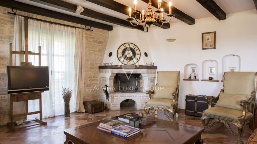 Villa in pietra dal design unico con vista mare e piscina, Istria, Sveti Lovreč