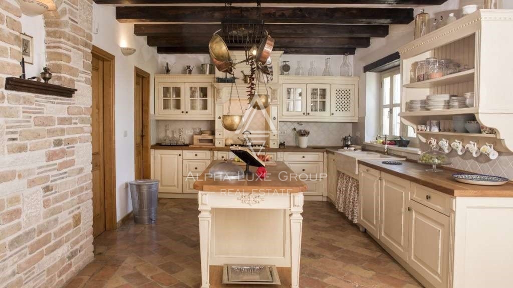 Villa in pietra dal design unico con vista mare e piscina, Istria, Sveti Lovreč