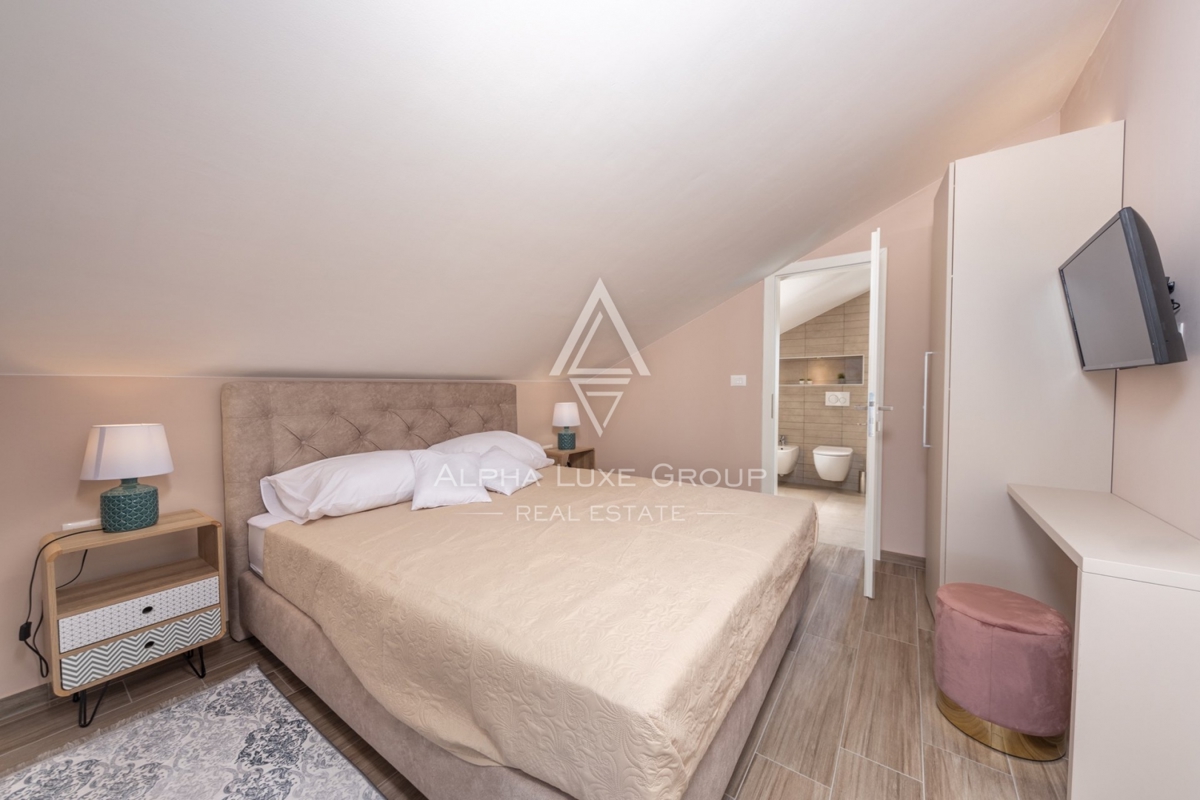 ALPHA LUXE GROUP IN VENDITA, VILLA MODERNA, VICINO A POREČ, ZONA TRANQUILLA