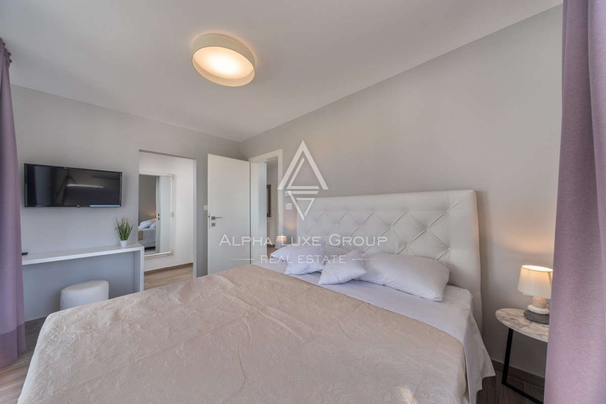 ALPHA LUXE GROUP IN VENDITA, VILLA MODERNA, VICINO A POREČ, ZONA TRANQUILLA