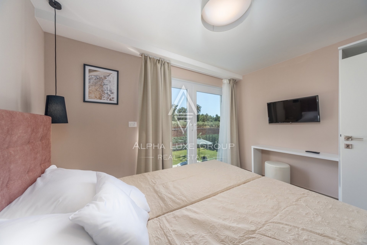 ALPHA LUXE GROUP IN VENDITA, VILLA MODERNA, VICINO A POREČ, ZONA TRANQUILLA