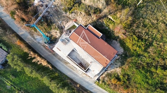 Istria, Krasica – Villa esclusiva con piscina e vista mozzafiato in vendita