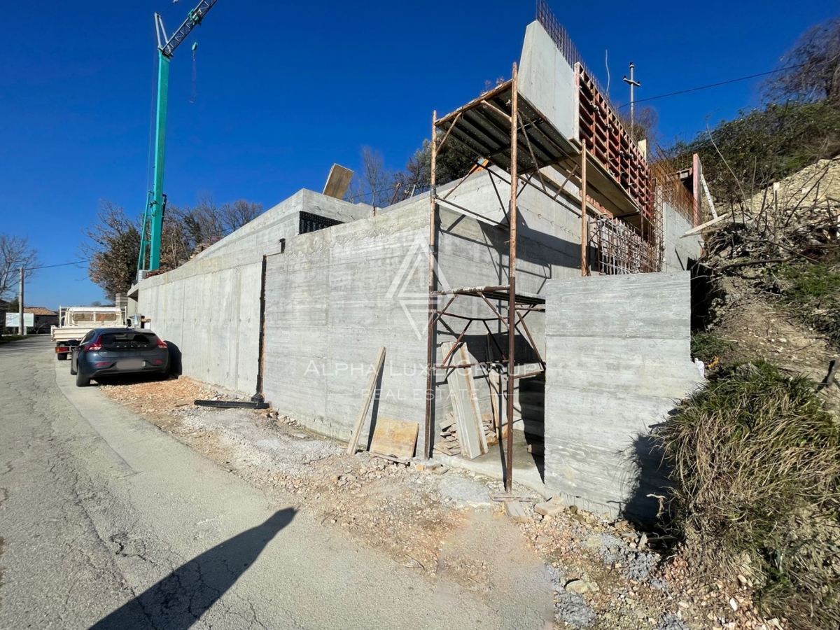 Istria, Krasica – Villa esclusiva con piscina e vista mozzafiato in vendita