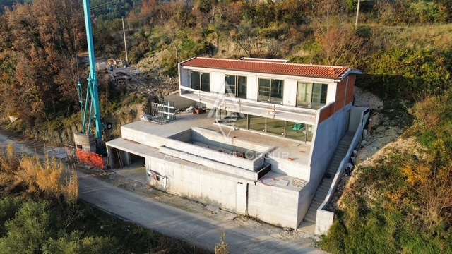 Istria, Krasica – Villa esclusiva con piscina e vista mozzafiato in vendita