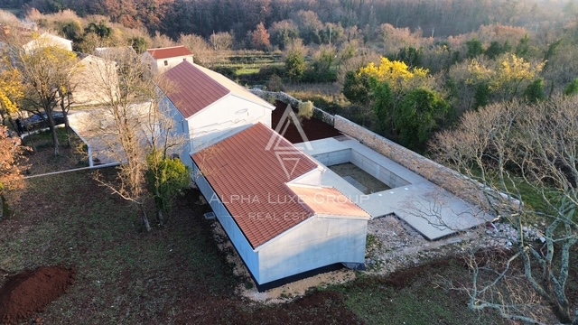 Buje, Istria – Villa moderna con piscina in zona tranquilla