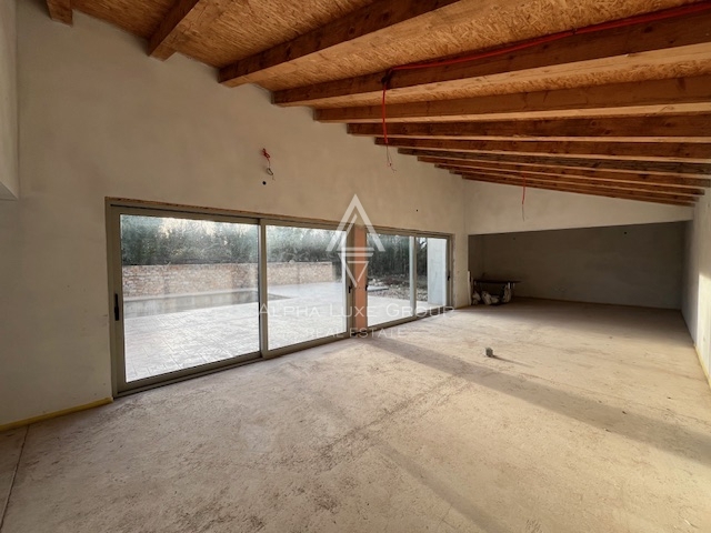 Buje, Istria – Villa moderna con piscina in zona tranquilla