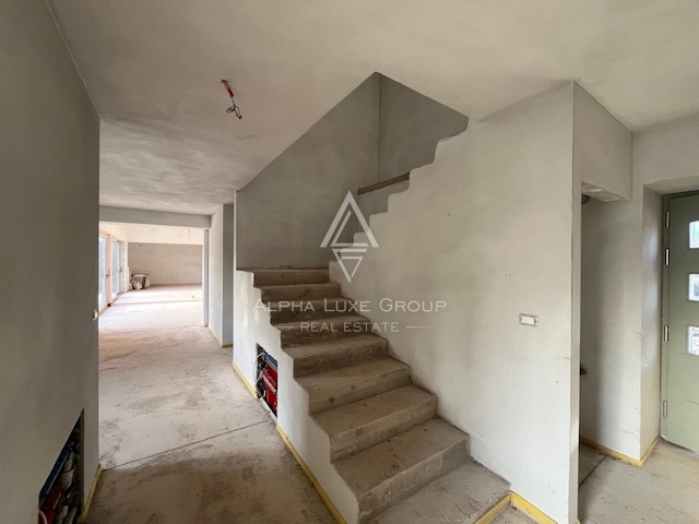 Buje, Istria – Villa moderna con piscina in zona tranquilla