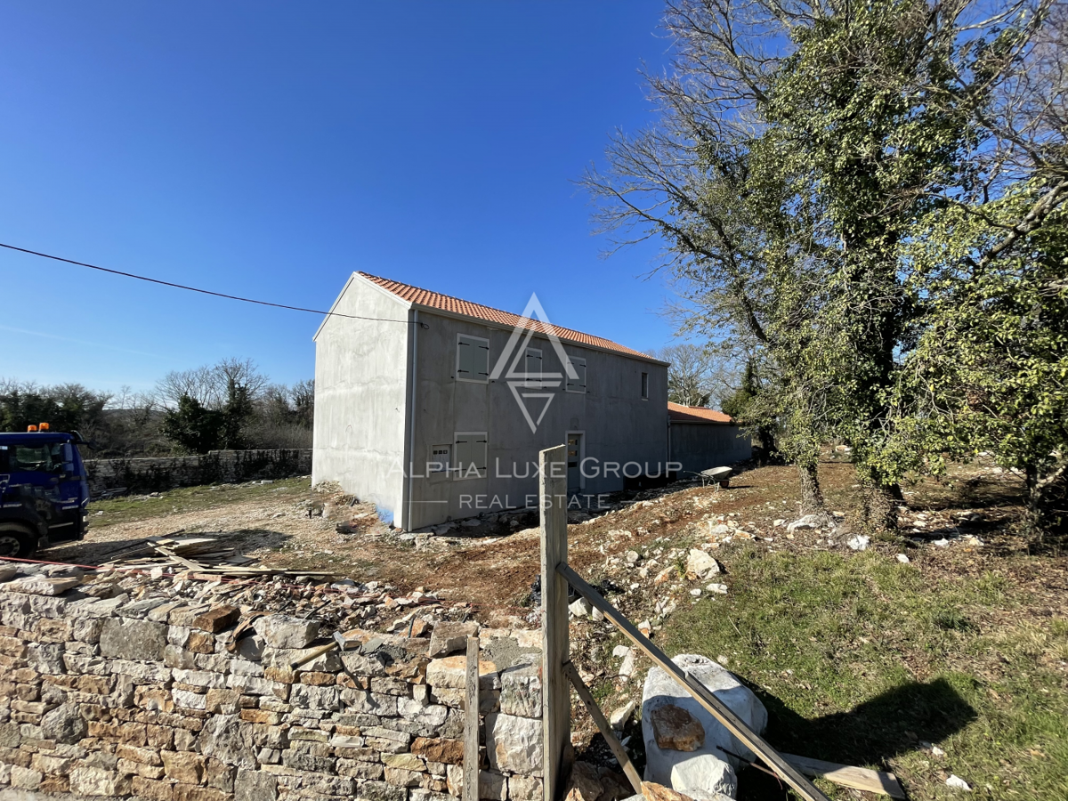 Buje, Istria – Villa moderna con piscina in zona tranquilla