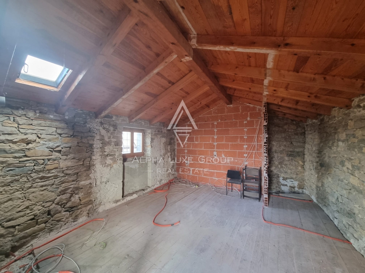 Cerovlje, Istria: Casa in pietra con vista lago