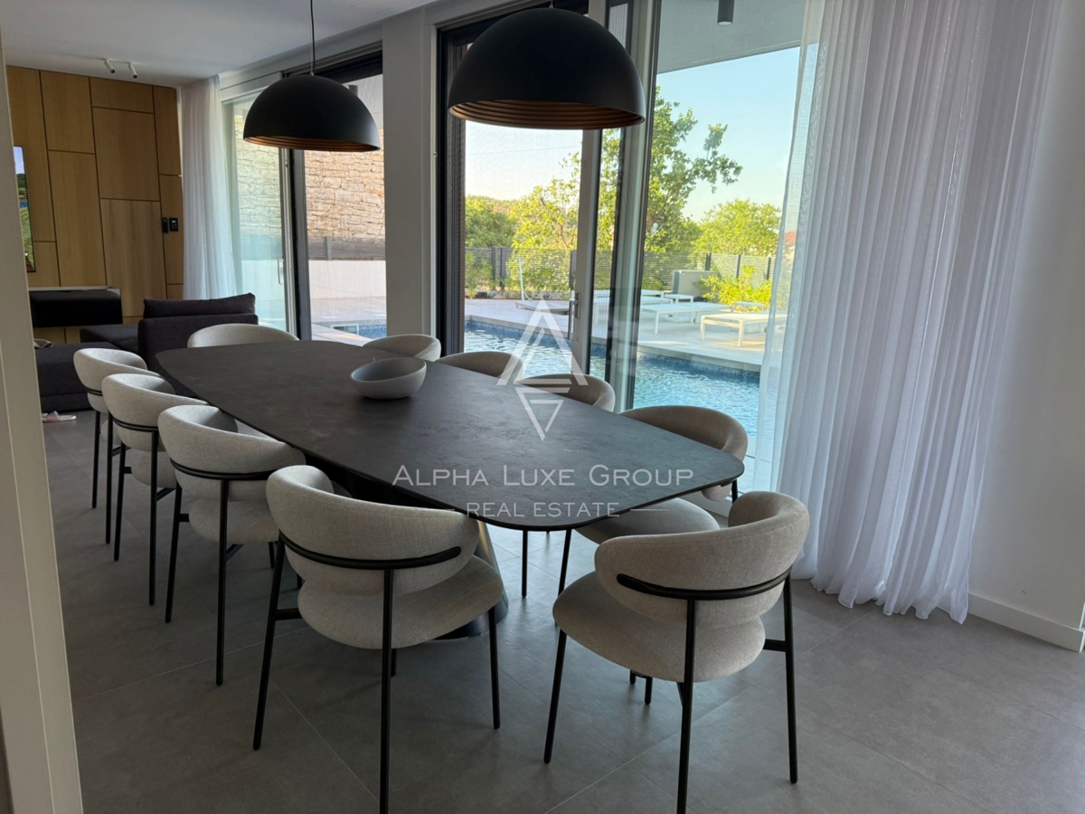 Rovigno, Istria: Villa di lusso arredata in vendita
