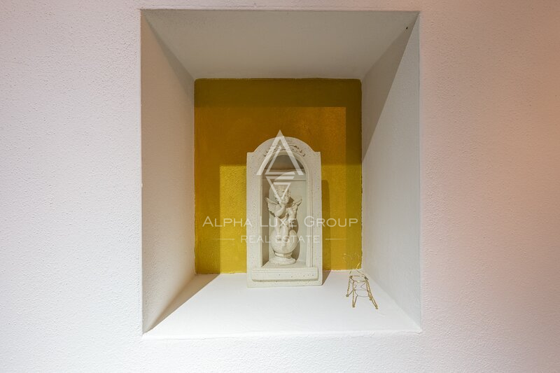 Istria, Parenzo: Casa in Pietra con Tre Appartamenti