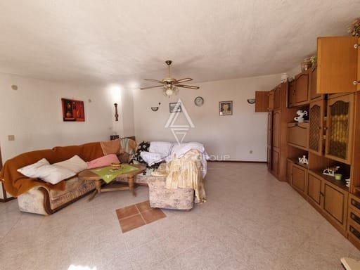 Istria, Parenzo: Casa in Pietra con Tre Appartamenti