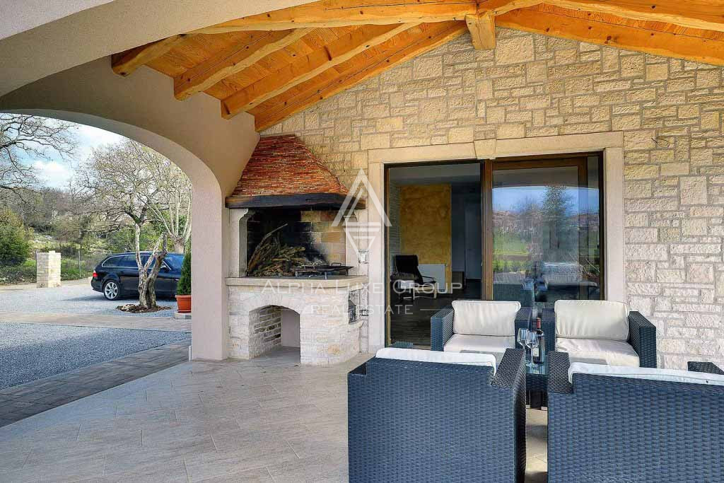 Istria, Rovigno: Villa moderna con ampio giardino