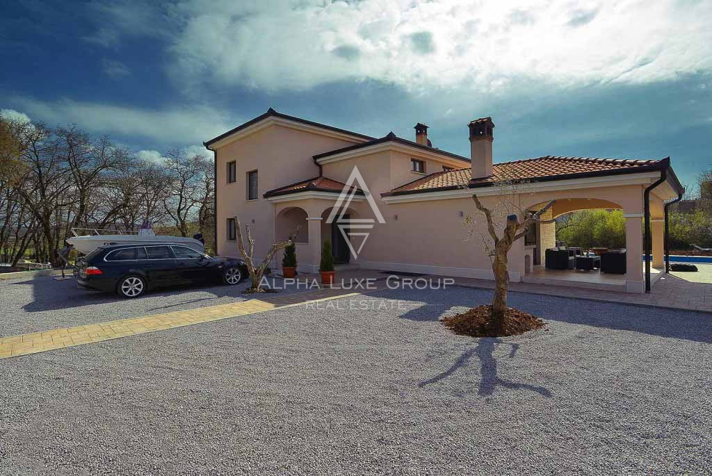 Istria, Rovigno: Villa moderna con ampio giardino